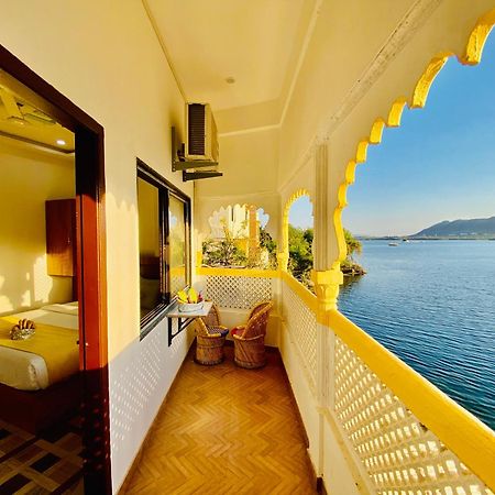 Hotel Vallabh A Lake Facing Balcony Udaipur Eksteriør bilde